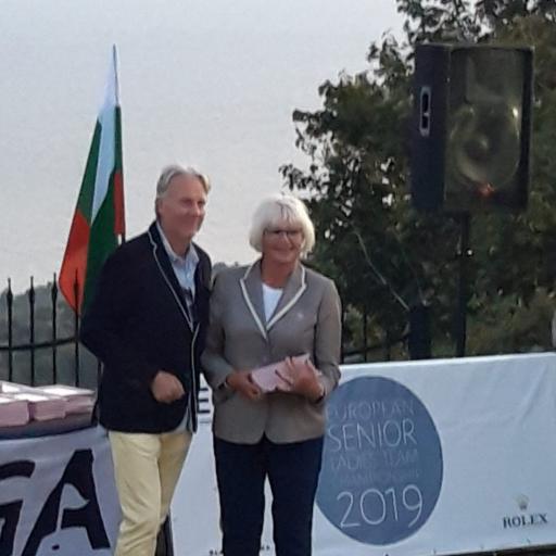 Bulgarian Golfliiton pääsihteeri, brittitaustainen Seth Underwood ja Pirkko