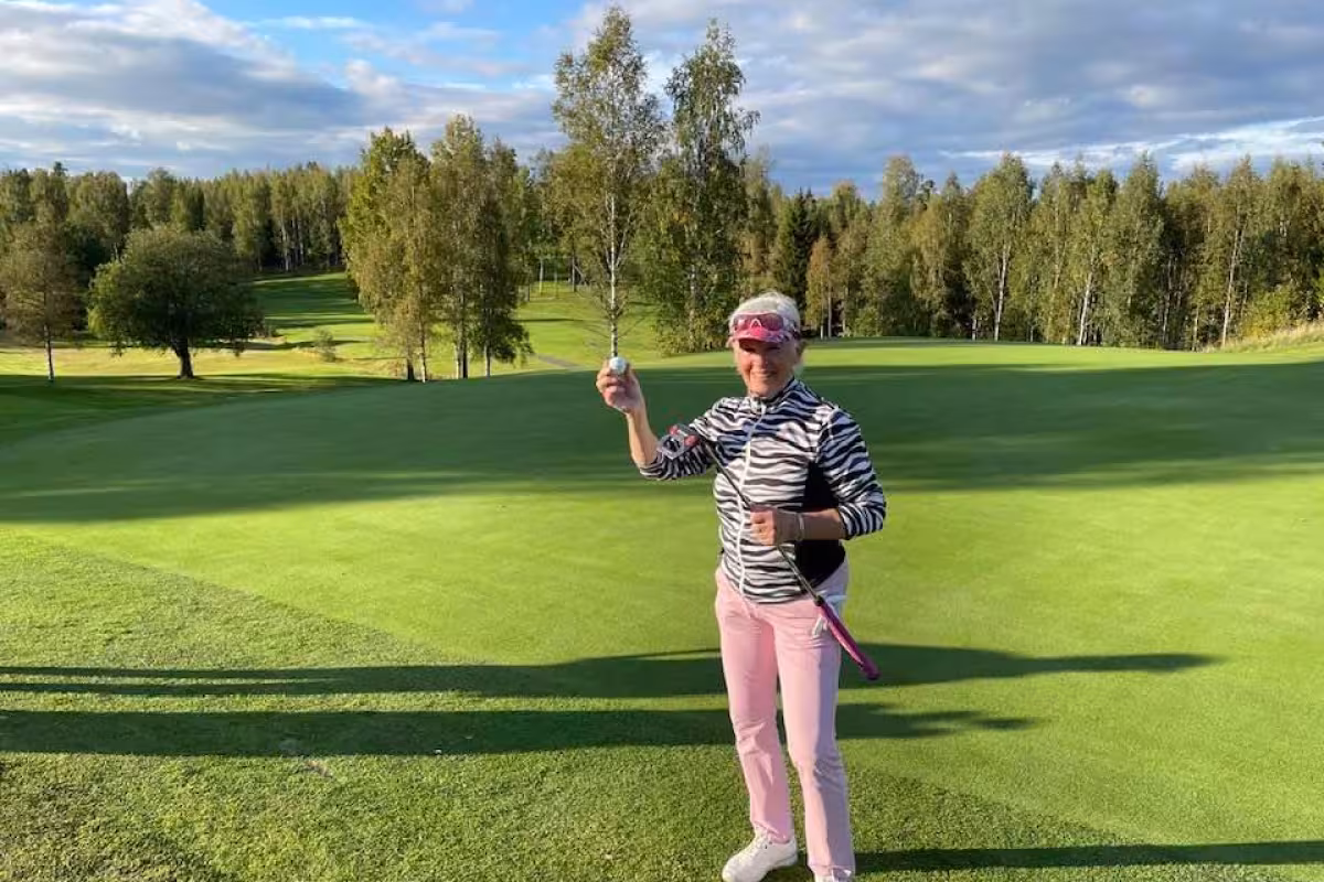 Reikäpeleissä kaksi holaria tehnyt Vuokko Karjalainen