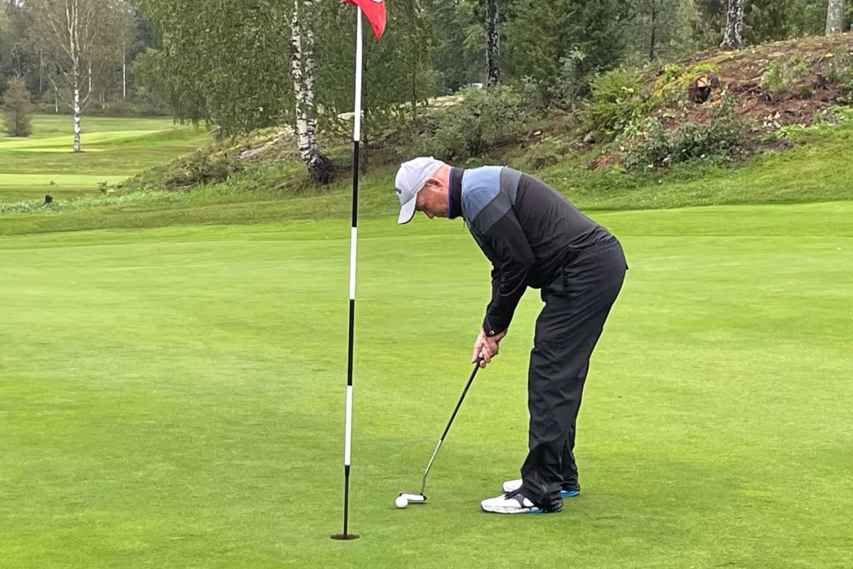 Pentti Partanen puttaamassa voittoputtia