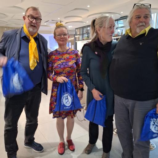 Hopeaa Classicilla Aaro Ratilainen, Virpi Loberg, Mervi Suominen ja Kari Saksanen