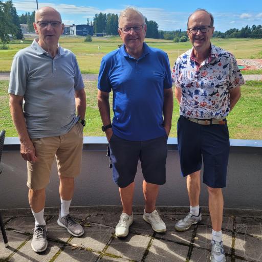 M70: Juhani Häkkinen, TGK (vas.), Timo Palmu, TGK ja Lasse Korppi, TGK (oik.)