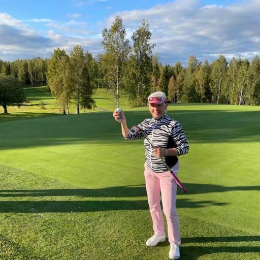 Holarikuningatar Vuokko Karjalainen Kurk Golfista