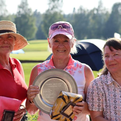 Vas, N70 Leena Sairo, Vuokko Karjalainen ja Sirpa Uotila