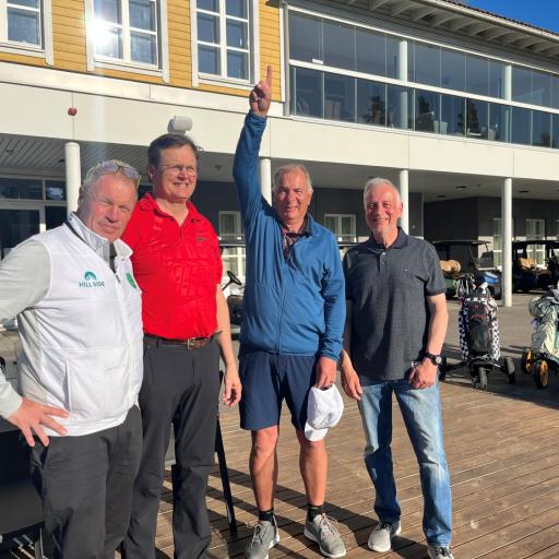 M65 top kolmikko Markku Ignatiuksen vierestä vasemmalta 2. Jari Rantalainen, HieG, voittaja Johannes Hautala, MG sekä 3. Keijo Kokkonen KG