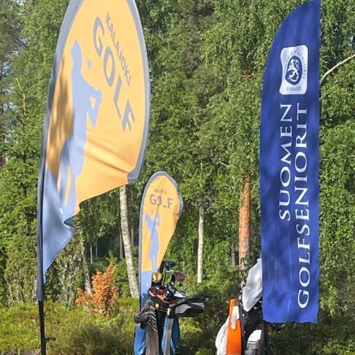 Liput toivottivat pelaajat tervetulleiksi.