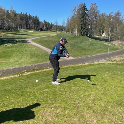 Takaysin ensimmäisen väylän drive haastavasti vastatuuleen