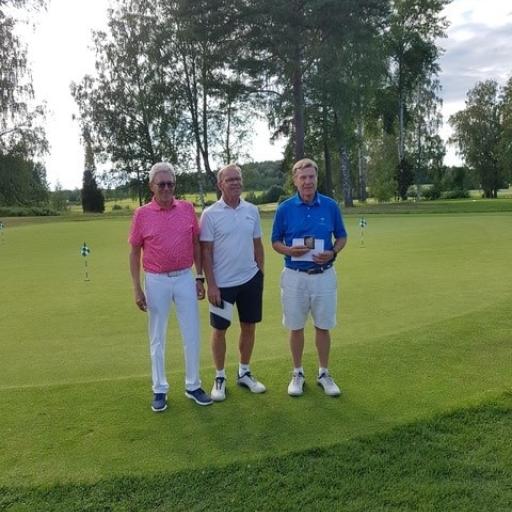 SCR- Sarjan mitalistit vasemmalta: Hopeaa Kari Nyman, Aura Golf 155, Mestari 2023 Miikka Koivisto, Oulun Golfkerho 153, pronssia Risto Hotti, Pickala Golf 158.