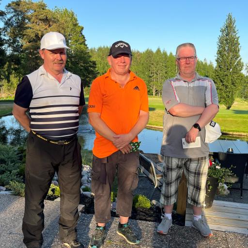  M50_voittokolmikko_2_Ari Tarkkanen_1_Mikko Merikallio_3_Pasi Ritvanen.