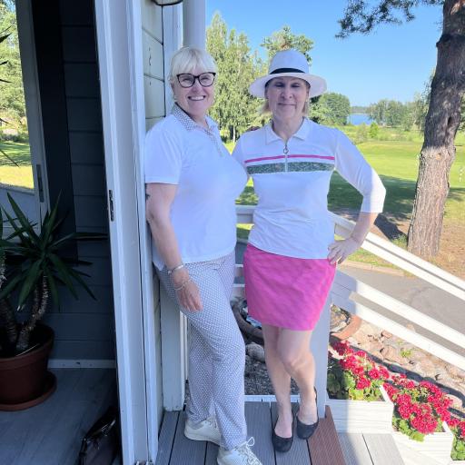 N65 vas. 1. Marianne Sandelin 2. Liisa Lehtinen