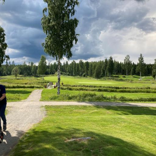 Antti Saari on päättänyt kierroksen ennen sateen tuloa.