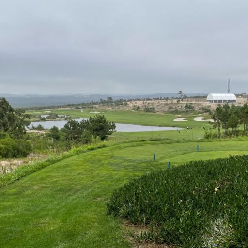 Royal Obidos kentältä väylä 2, vaikka oli par 5, kannatti avata lyhyellä raudalla