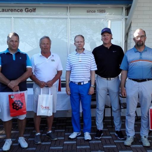 OnGolf Finnish Senior Tourin kauden avauskisan parhaat vasemmalta Timo Siro, Ari Vauhkonen, Timo Karttaavi (voittaja), Mika Sandell ja Jari Leppänen.