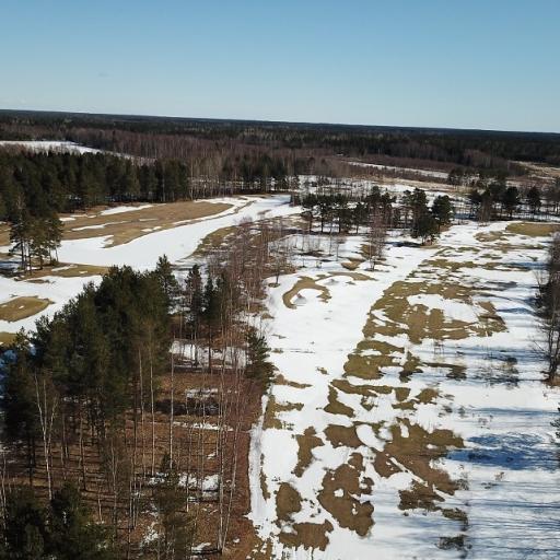 Kopterikameralla kuvattu näkymä Hangon golfkentältä 27. maaliskuuta 2018. (Kuva:: Tauno Lahtinen)