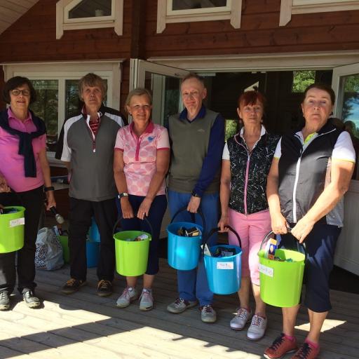 Voittajat ja palkintopystit vasemmalta lukien.   Hannele Söderholm, HG; Kai Söderholm, HG; Pirkko Wigren NGCC; Jori Wigren,NGCC;  Mirja Vuori, HiGM; Mervi Sillanpää, HiGM.