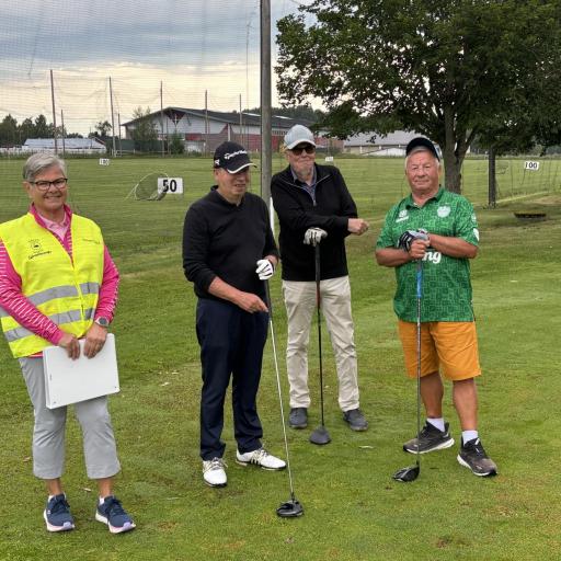 Lauri Hänninen, Kalevi Kiljunen ja Jukka Jäppinen lähdössä kierrokselle.