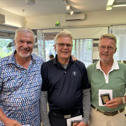 Messilän kultajoukkue Pekka Laine, Erkki Kortelainen ja Markku Utti