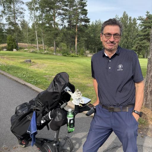 Voittajan hymy on herkässä. Veijo Suomela