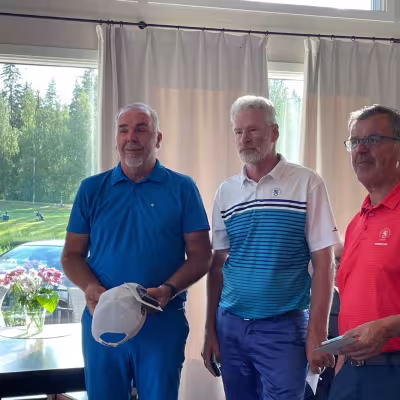 Joukkuekilpailun kakkoseksi sijoittunut Lakeside Golf Vammalan joukkue