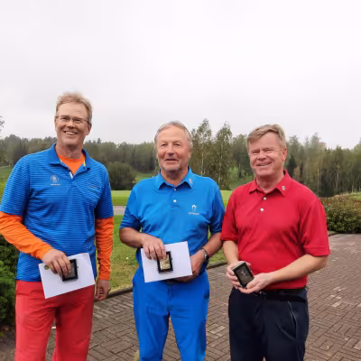 Mitalistit M60: vasemmalta 2. Keijo Lehtokorpi, MGS, 1. Ari Vauhkonen PGC ja 3. Jukka Pajunen, GPi