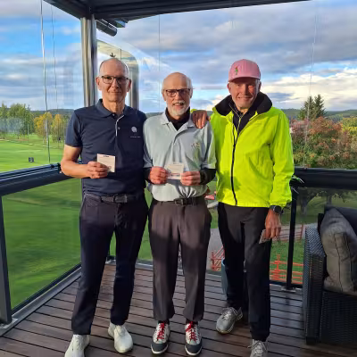 M70-sarjan palkitut: 2. Alpo Leinonen, 1. Matti Juurikka ja 3 Markku Toivanen