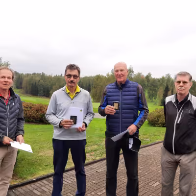 Mitalistit M70: vasemmalta 4. Ari Taavitsainen, MGK, 3. Veijo Suomela, KG, 1. Raimo Pasanen, PGC ja 2. Tapio Aalto, NGCCnter.