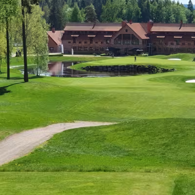 Linna Golf väylä 9 vähän kauempaa