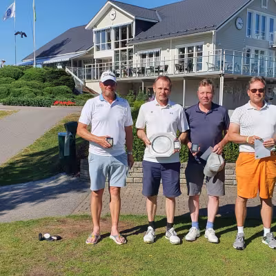 Voittajat M50 reikäpeli SM 2022: Mika Piltz 3., Leo Savonen 1., Timo Seppälä 2., Niko Helin 4.