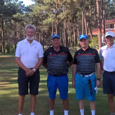 Championship-joukkueen Martti Miettinen ja Teuvo Salento lähtövalmiina kisakierrokselle norjalaiskaksikon kanssa. (Kuva: Heikki Hallaranta)