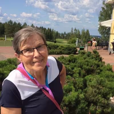 Karelia Golfin hyvä hengetär ja aktiivinen puuhatar Leena Westman 