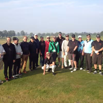 Puola, Sand Valley 2015: Koko porukka, vasemmalta Heikki Airio (JJ), Heikki Rantala (JJ), Ilkka Säiläpohja (JJ), Risto Ikäheimo (JJ), Markku Hyvönen (JJ), Keijo Mäkinen (CM), Timo Kupiainen (CM), Timo Viljamaa (CM), Tapio Korkka (CM), Pentti Hänninen (JJ), Vesa Ekholm (CM), Ilkka Marjasuo (CM), Timo Tenninen (CM), Alpo Klasila (JJ) ja Tuomo Kukko (CM), edessä Jan Lehtipalo (JJ)