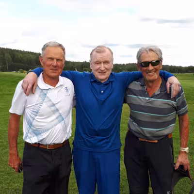 Mitalikolmikko vasemmalta Erkki Ripatti (hopeaa), Veikko Eloranta (kultaa) ja Seppo Koukonen (pronssia).