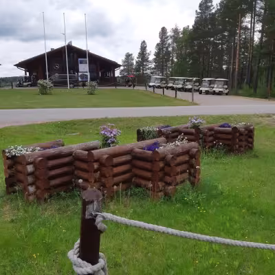  Paltamon koulurakennus Oulujärven rannalla 