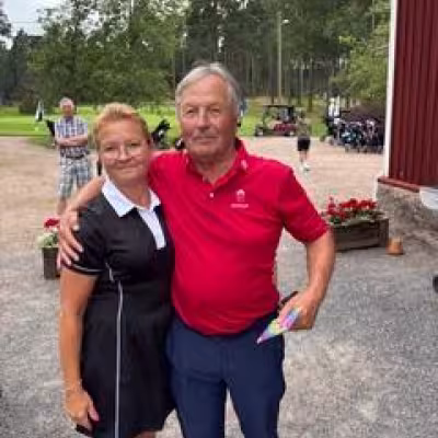 Ruukkigolfin tj. Nina Sampakoski ja Ari Vauhkonen
